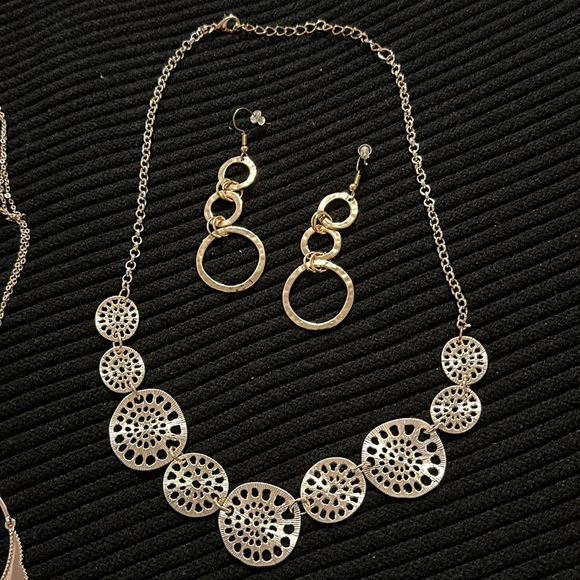 Rose Gold & Gold Fashion Necklace & Earrings sets. - Picture 3 of 5